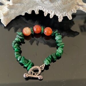 Jade chips and carnelian beads handmade bracelet